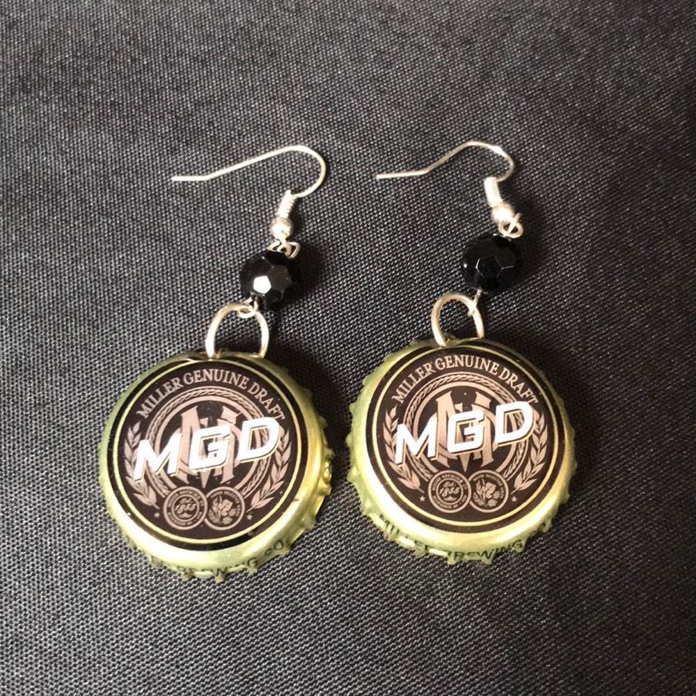 Miller Genuine Draft~MGD Beer Metal Bottlecap Novelty